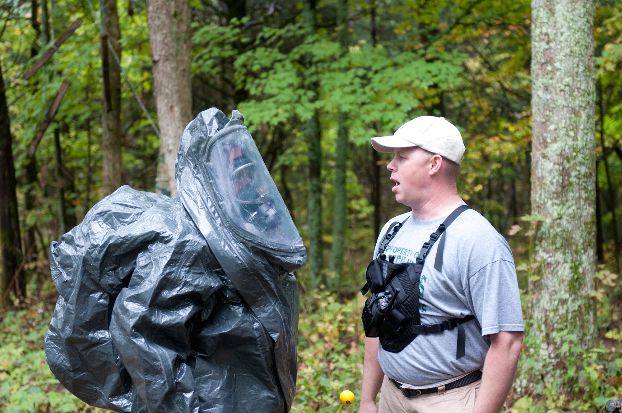 Kentucky Army National Guard Maj. John Cline, commander of the 41st Civil Support Team, talks to a survey team member at a U.S. Army North exercise on Oct. 2, 2012, in Frankfort, Ky. (Kentucky Air National Guard photo by Master Sgt. Phil Speck)