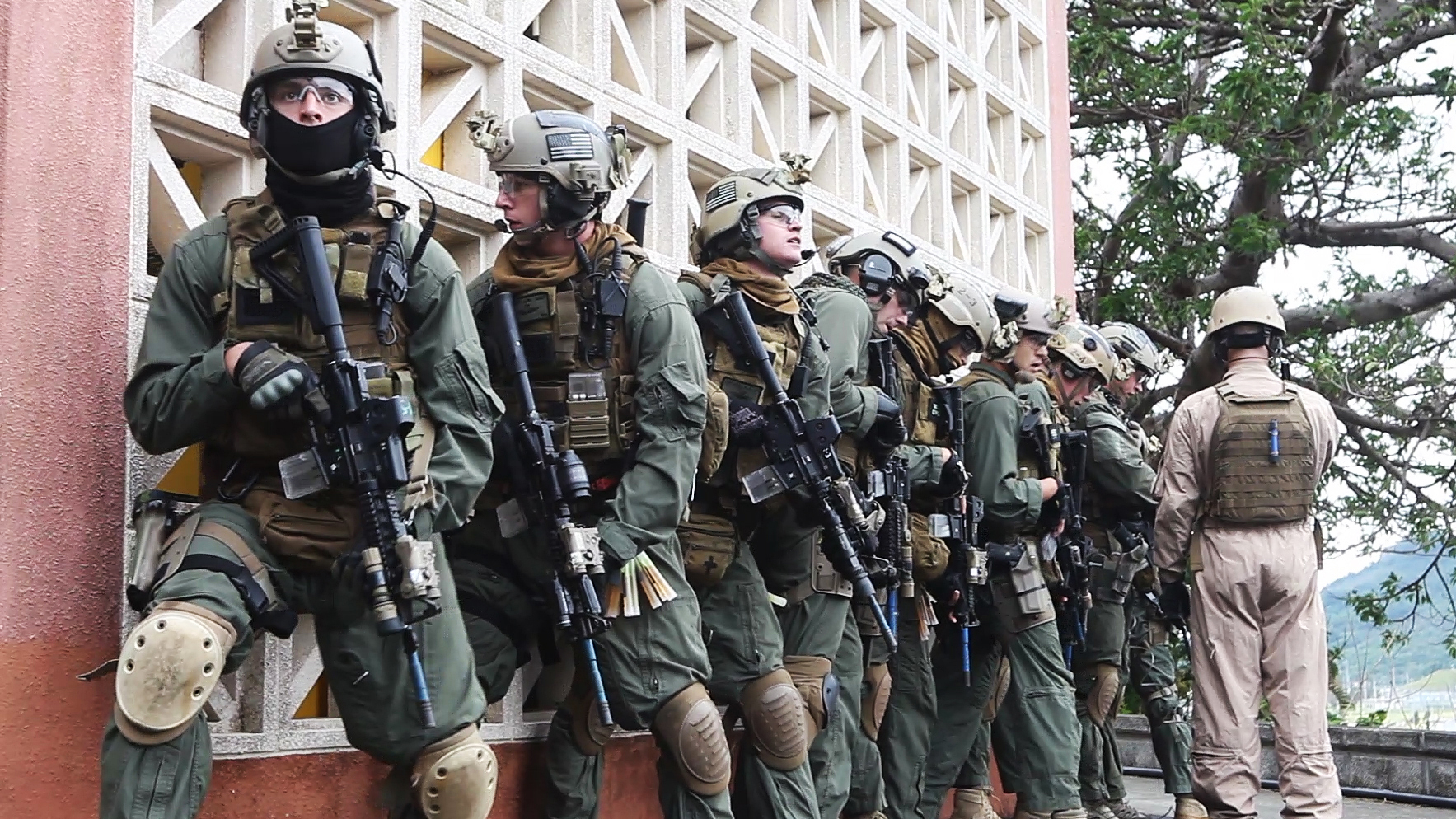 31st MEU's Maritime Raid Force surgically strikes building during ...