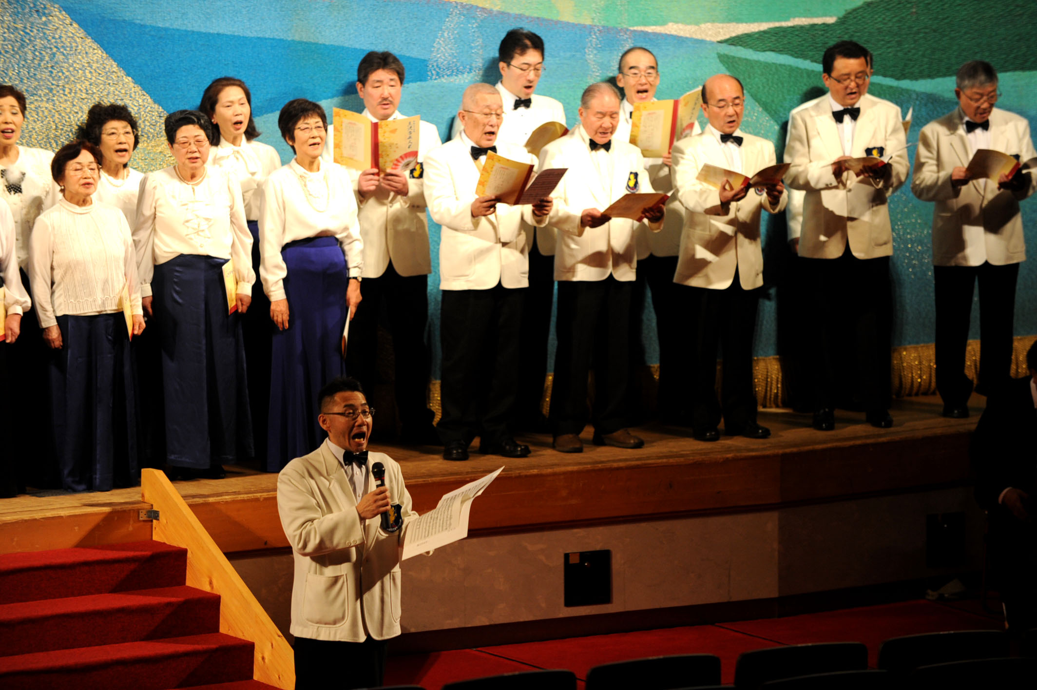 Shinto festival carries on centuries-old tradition in Japan