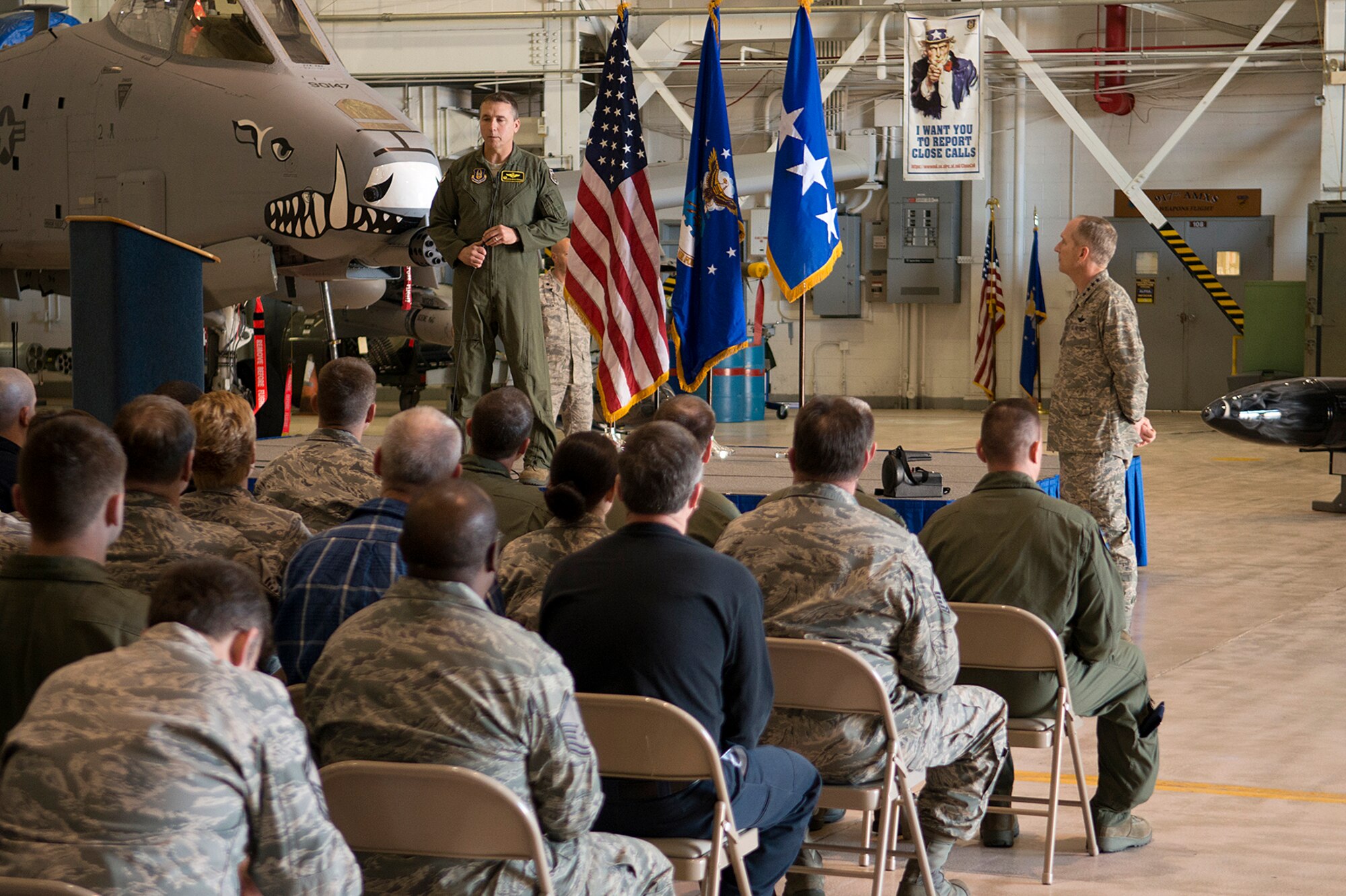 U.S. Air Force Col. John Breazeale, 917th Fighter Group (FG) commander, introduces Gen. Michael Hostage during a briefing on Jan. 23, 2013, Barksdale Air Force Base, La. Hostage is the Commander of Air Combat Command and visited the FG during his tour of ACC fighter units. (U.S. Air Force photo by Master Sgt. Greg Steele/Released)