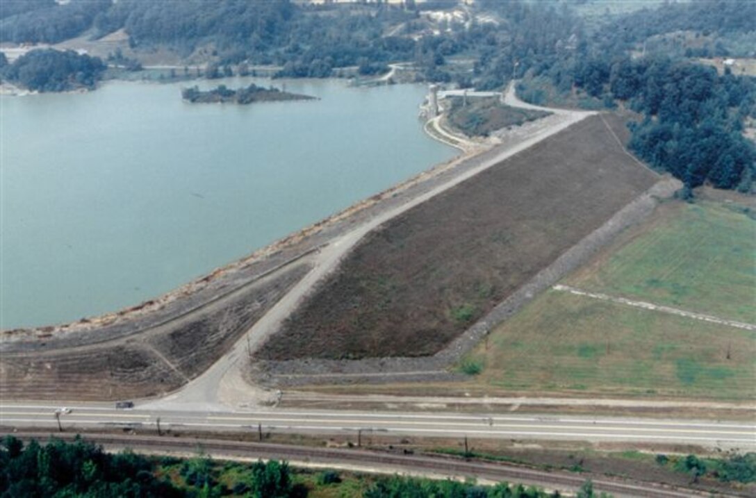 Aerial photo of Almond Lake