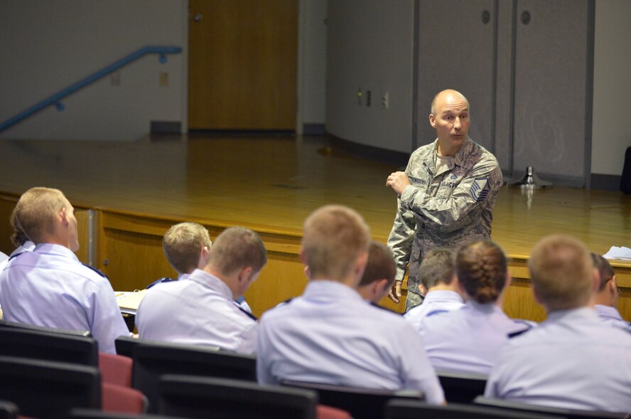 MCGHEE TYSON AIR NATIONAL GUARD BASE, Tenn. –  Master Sgt. Kevin Przewrocki gives a lesson on how to use discipline to be a good leader to Civil Air Patrol members here during their southeast regional training at the I.G. Brown Training and Education Center, July 2, 2013. (U.S. Air National Guard photos by Master Sgt. Kurt Skoglund /Released)