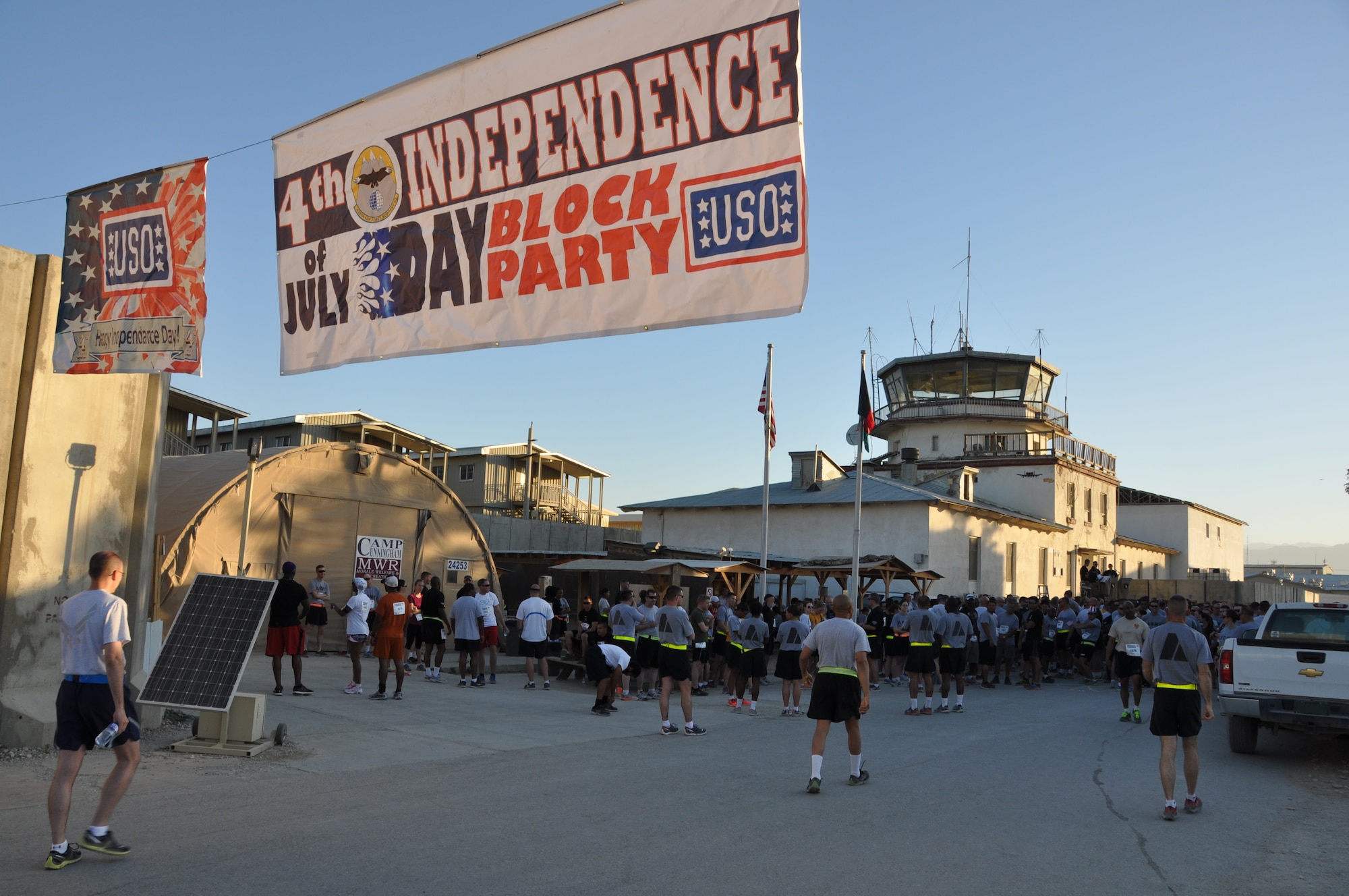The morale, welfare and recreation office coordinated with the Atlanta Track Club to host an overseas shadow race for the Peachtree 10-kilometer road race on Bagram Airfield, Afghanistan, July 4. The run, which drew more than 600 runners, kicked-off MWR’s full-day of activities scheduled during an Independence Day celebration on Bagram. (U.S. Air Force photo/Tech. Sgt. Rob Hazelett)