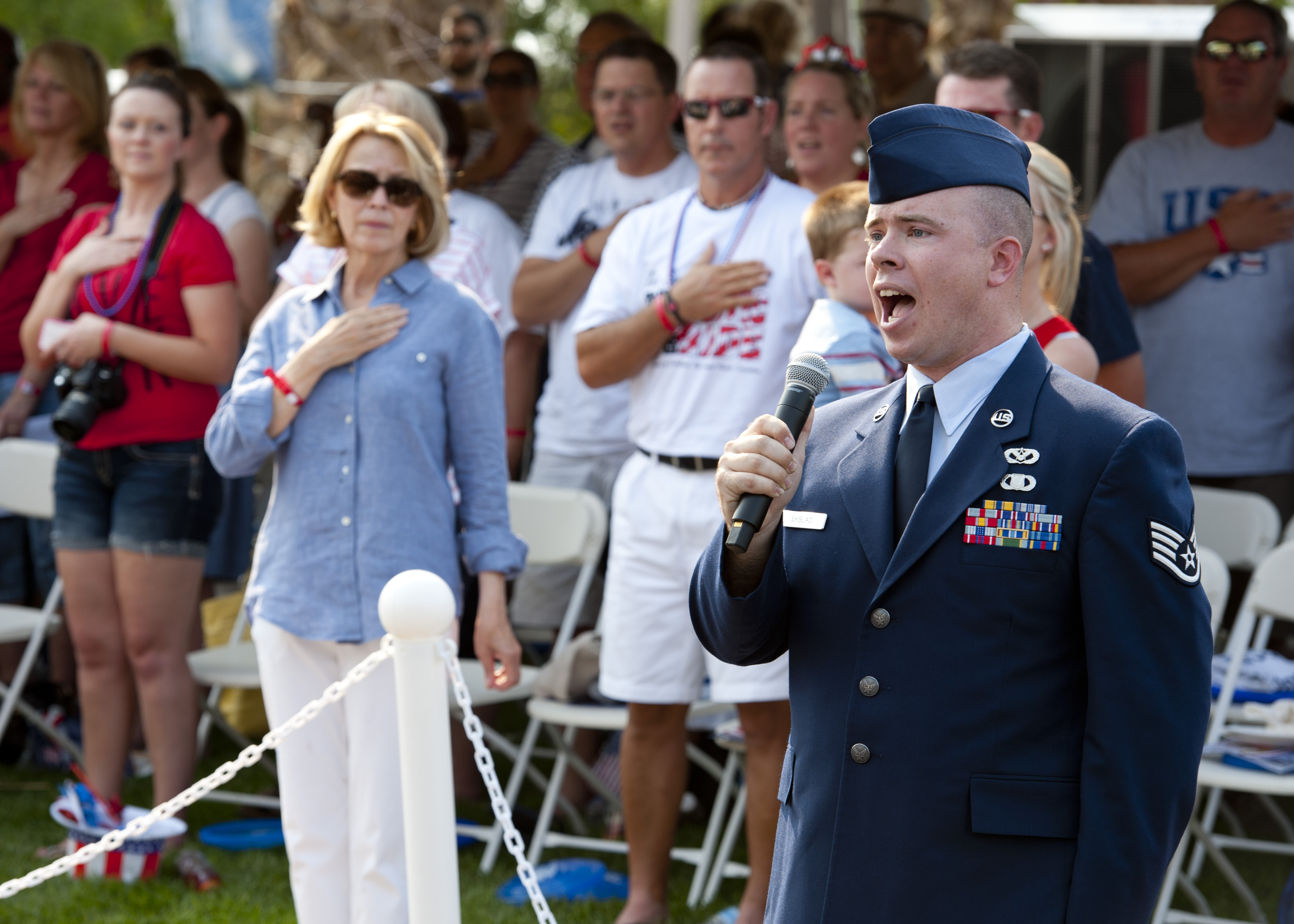 Five Airmen become citizens at Lake Mead ceremony > Nellis Air