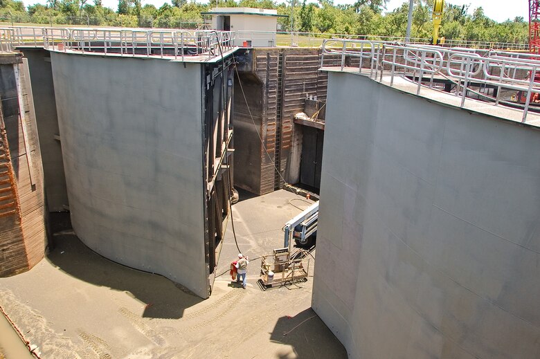 Work on the Algiers Lock continued in June, as workers descended on the dewatered structure to complete repairs.