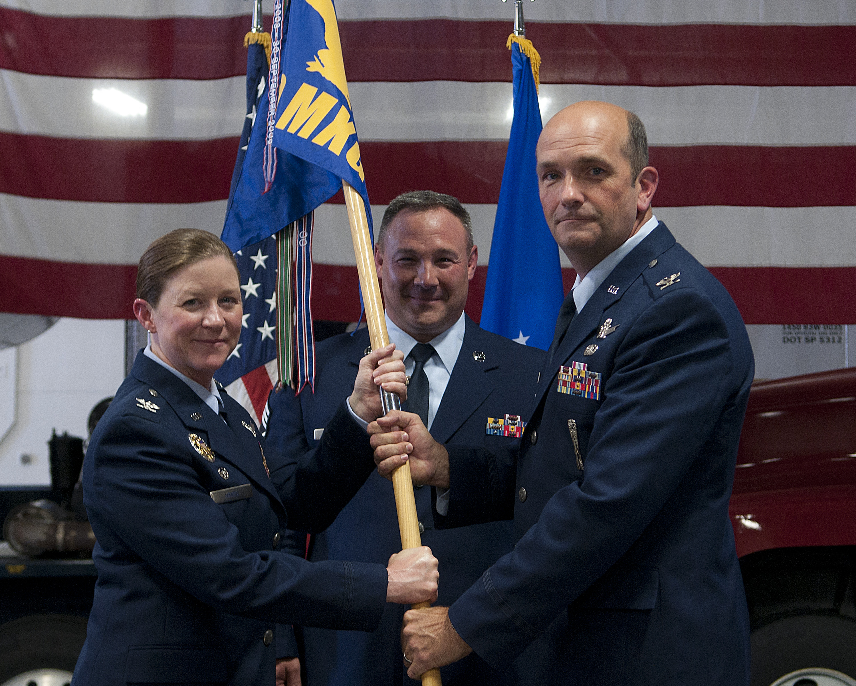 Maintenance Group Welcomes New Commander 2655