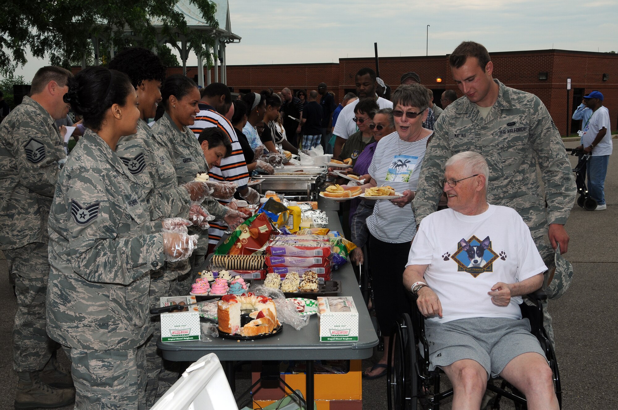 WRIGHT-PATTERSON AIR FORCE BASE, Ohio - Volunteers from the 445th Airlift Wing and Air Force Sergeants Association Kittyhawk Chapter 751 serve lunch to veterans from the Dayton Veterans Affairs Medical Center June 1. (U.S. Air Force photo/Tech. Sgt. Anthony Springer)