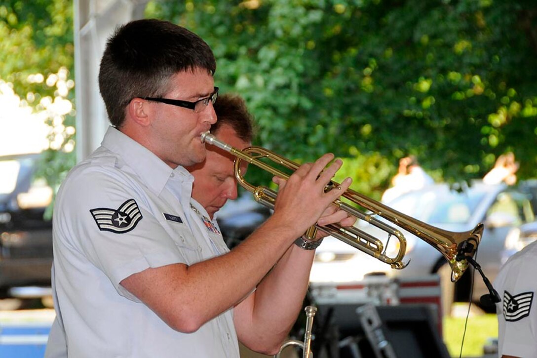 SSgt Lucas Alberts solos with Harmony in Blue.


Photo courtesy of TSgt Todd Pendleton, 182nd AW Public Affairs
