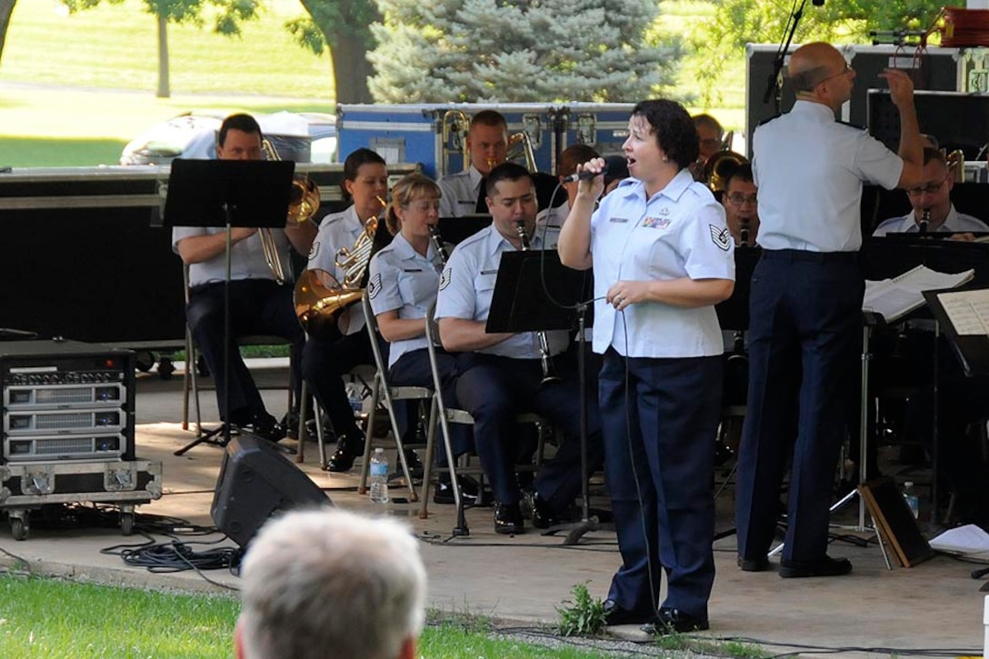 TSgt Peggy Miller sings her arrangment of "Skyfall".


Photo courtesy of TSgt Todd Pendleton, 182nd AW Public Affairs