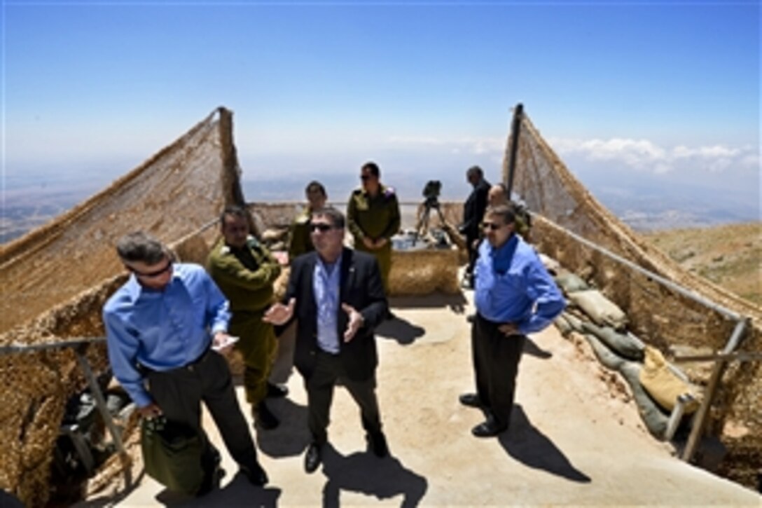 U.S. Deputy Defense Secretary Ash Carter visits a northern Israeli outpost, July 22, 2013. Carter is on a weeklong trip to meet with defense and government leaders in Israel, Uganda and Ethiopia in sub-Saharan Africa.