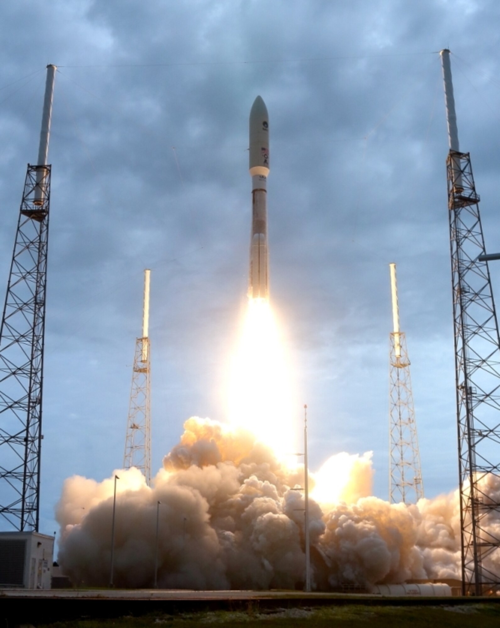A United Launch Alliance Atlas V rocket carrying the second Mobile User
Objective System (MUOS-2) satellite for the United States Navy lifted off
from Cape Canaveral Air Force Station's Space Launch Complex-41 at 9 a.m.
This was ULA's 6th launch of an aggressive 12 mission schedule for the year
and the 72nd ULA mission since its formation in 2006. MUOS is a
next-generation narrowband tactical satellite communications system designed
to significantly improve beyond-line-of-sight communications for U.S. forces
on the move. MUOS will provide military users 10 times more communications
capacity over the existing system by leveraging 3G mobile communications
technology, and will provide simultaneous voice and data capability. (U.S. Air Force Photo/Alan Walters)
