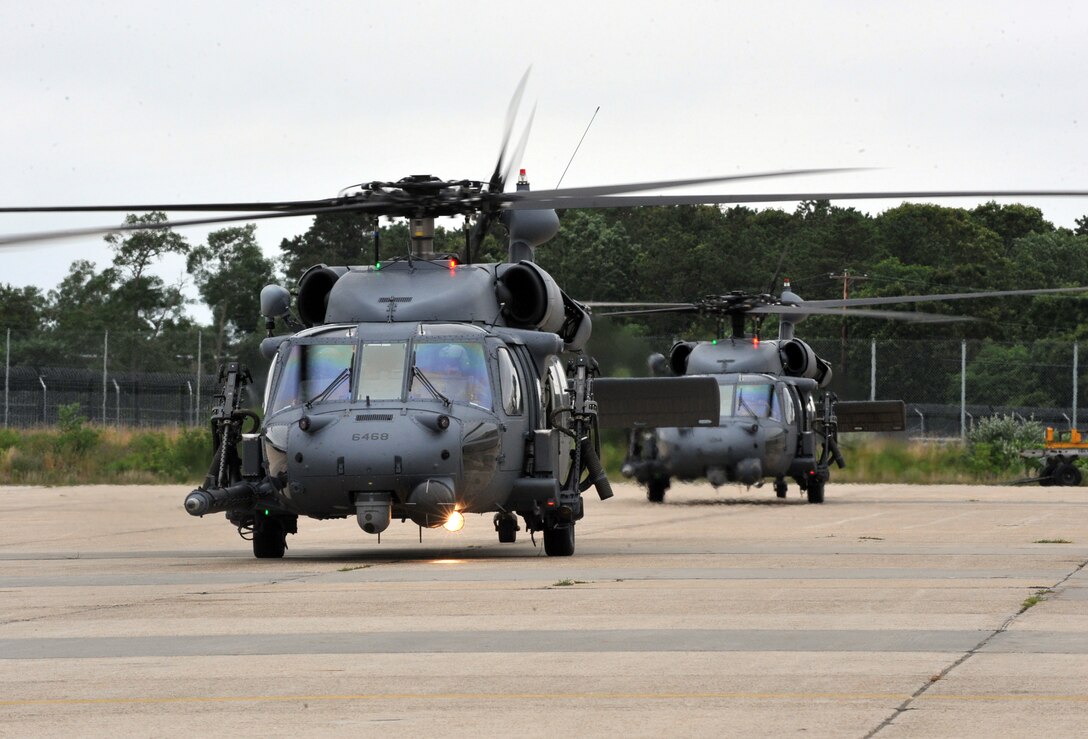 FS GABRESKI ANGB, Westhampton Beach, NY-An HH-60 Pavehawk rescue helicopter

carrying Acting Secretary of the Air Force Eric Fanning prepares to take off

on a training mission on Thursday, July 25, during Fanning's visit to the

New York Air National Guard's 106th Rescue Wing. Fanning observed members of

the 102nd Rescue Squadron conducting a practice rescue of a pilot downed at

sea.