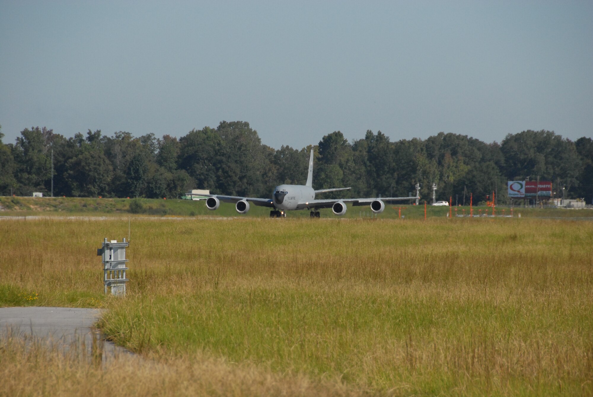 First A/C on runway awaiting clearence for takeoff, five KC-135 Stratotankers taking off at 30 second intervals to refuel C-17's, members of the 186 ARW,Key Field ANGB, Meridian, MS, Saturday September 27, 2008 UTA. U.S Air Frce Photo by TSGT Richad L. Smith (Released by 2d Lt Steven C. Stubbs 186 ARW / PAO)