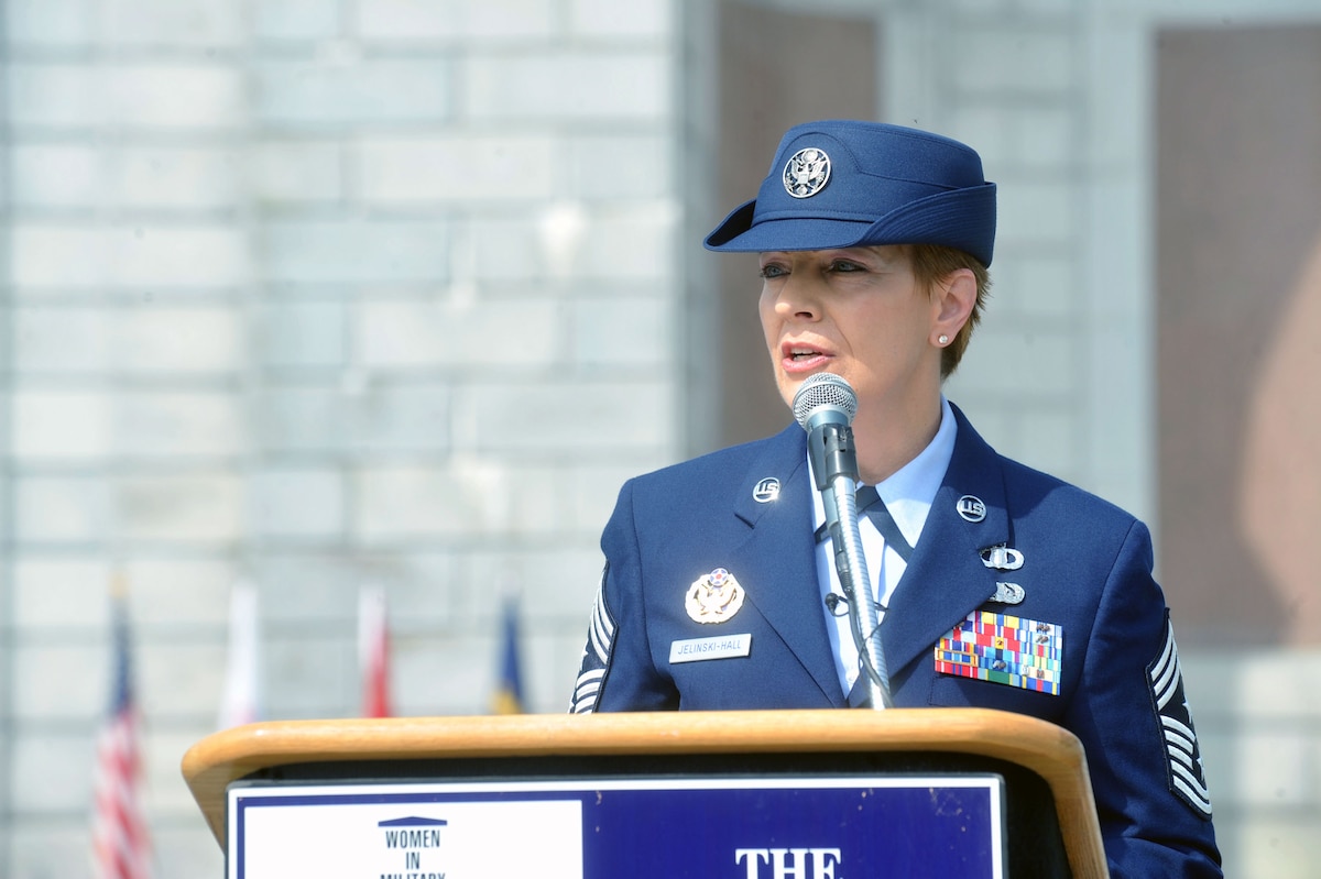 Jelinski-Hall: Men, women united by uniform, single standard > Air National  Guard > Article Display