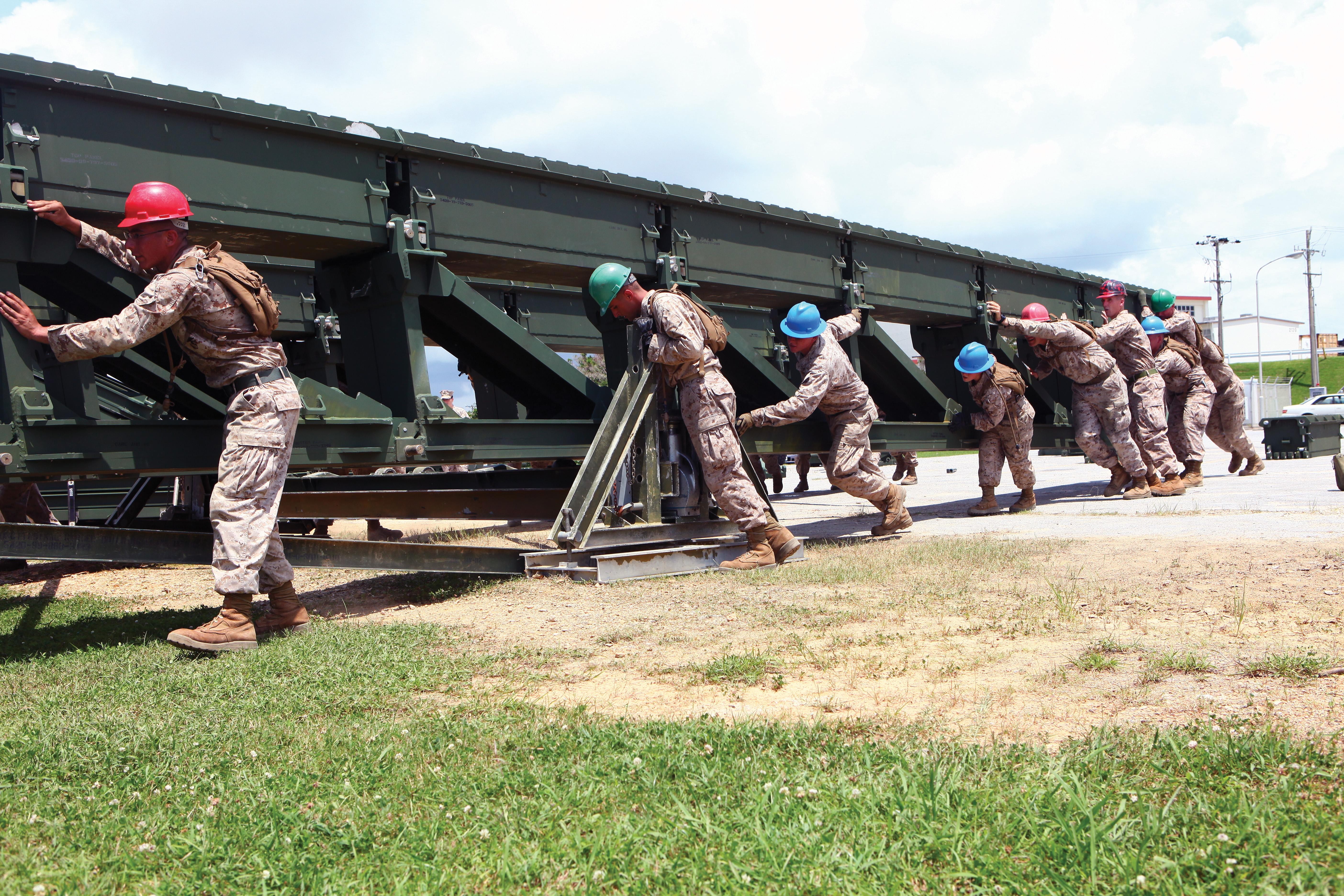 Combat Engineers Build Bridge, Increase Capabilities > Marine Corps ...