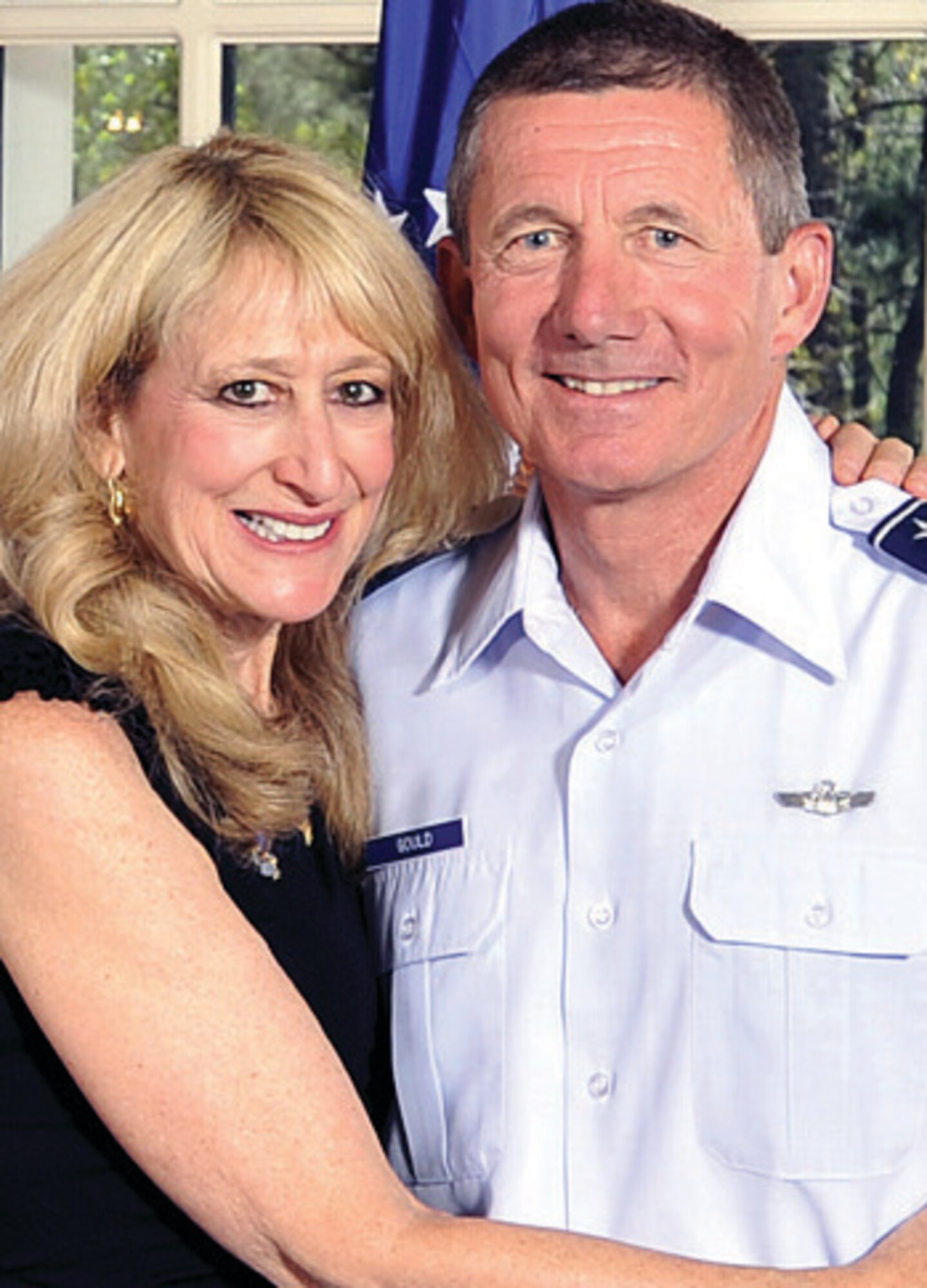 Lt. Gen. Mike and Paula Gould. (U.S. Air Force Photo/Raymond McCoy)