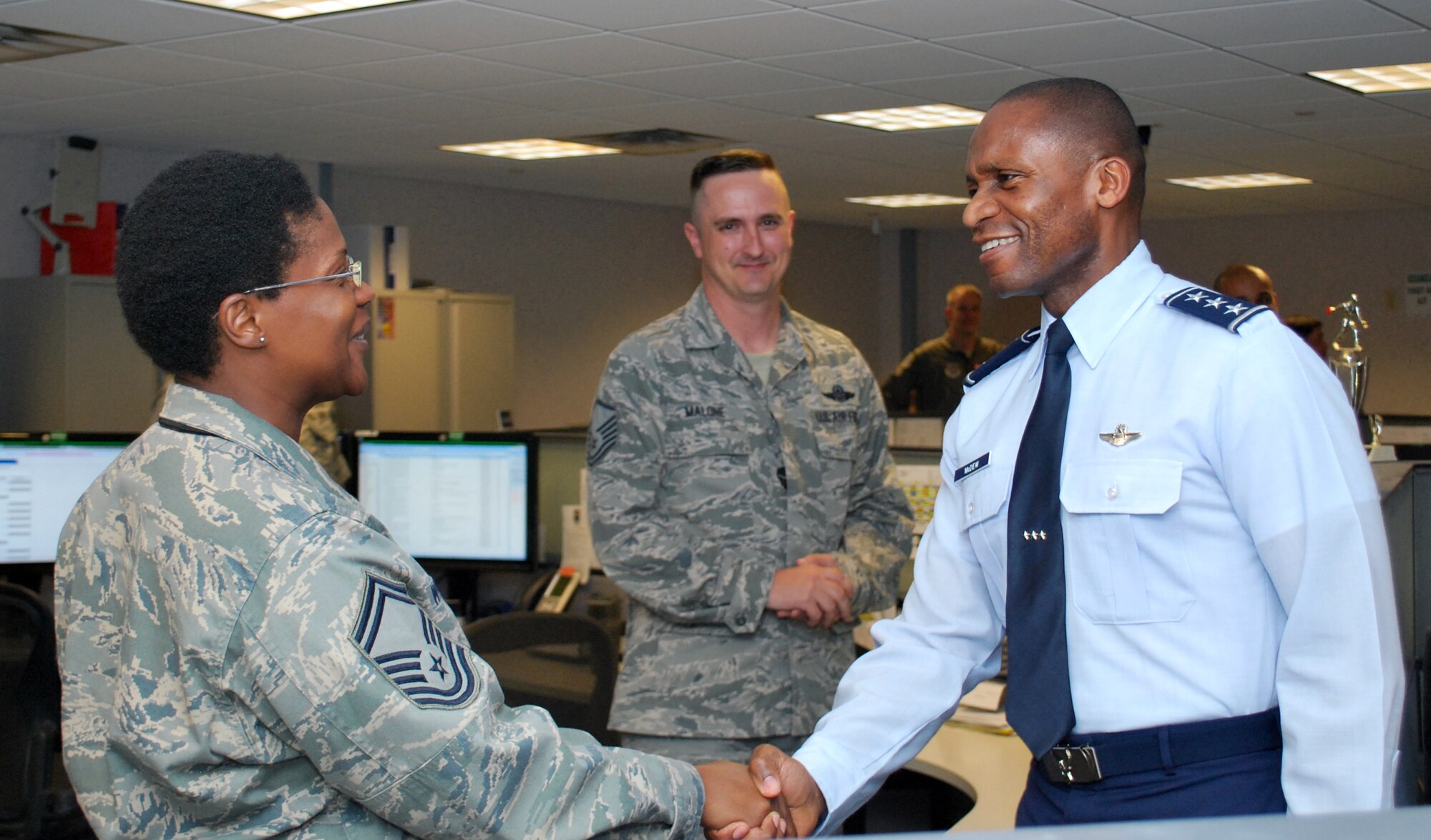 Lt Gen Mcdew Visits 618th Aoc Tacc 618th Air Operations Center