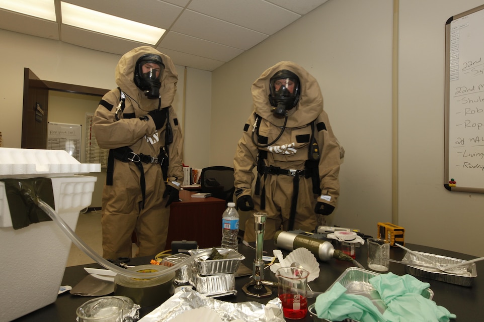 CBRN Marines respond to chemical warfare threat > United States Marine ...