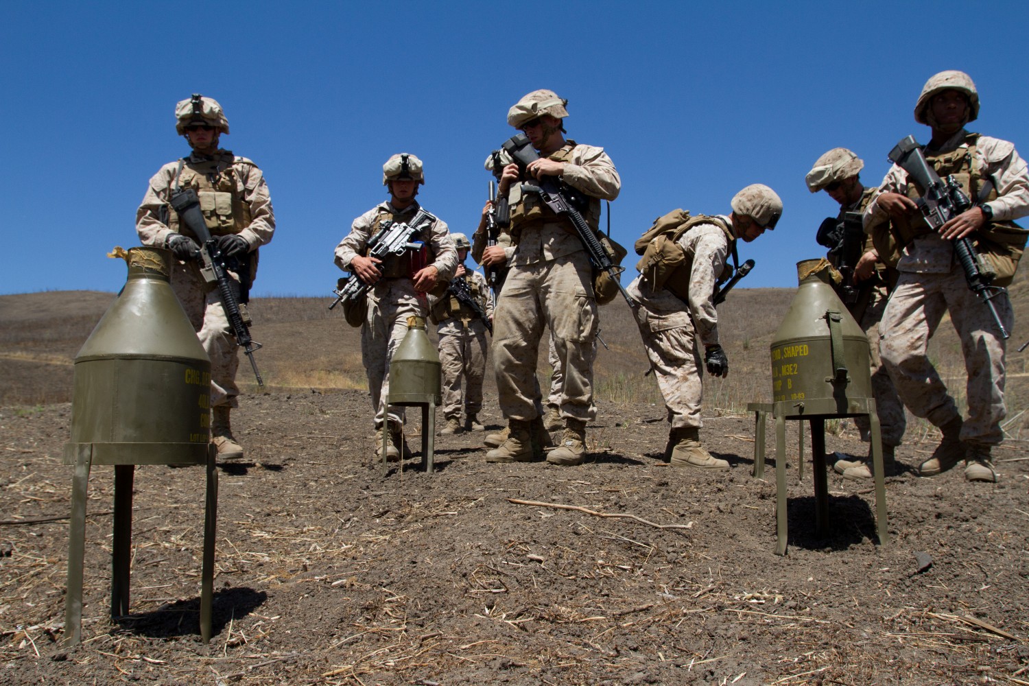 Combat engineers conduct demolition training > 1st Marine Division