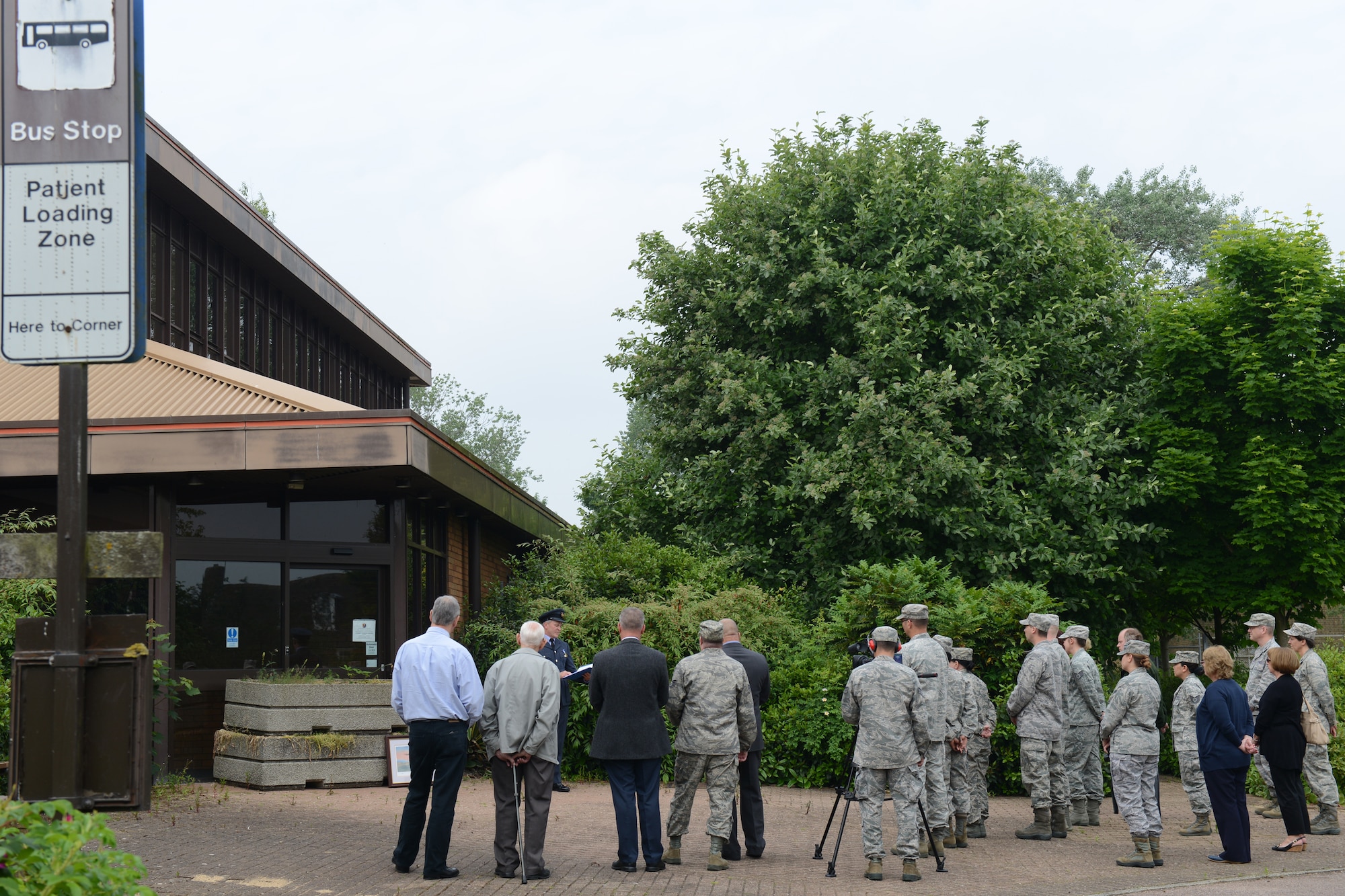 RAF UPWOOD, United Kingdom – RAF Squadron Leader Clive Wood, the RAF Commander for RAF Alconbury, RAF Molesworth and RAF Upwood lead a closure ceremony of the former medical clinic at RAF Upwood, June 19, recognized almost 96 years of an Air Force presence at RAF Upwood. (U.S. Air Force photo by Tech. Sgt. Chrissy Best)