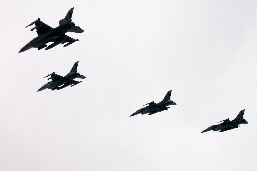 On Friday, June 21, 2013 F-16 Fighting Falcon aircraft from the 132nd Fighter Wing (132FW), Des Moines, Iowa are seen flying in the skies over Iowa.  The 132FW is currently taking on a new mission to operate MQ-9 Reaper aircraft.  (U.S. Air National Guard photo by Maj. Todd Glade/Released)