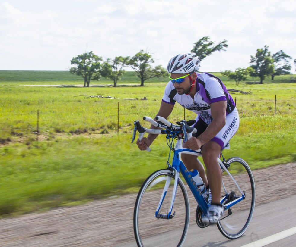 Race Across America - Walter Reed Bethesda Cycling team at the