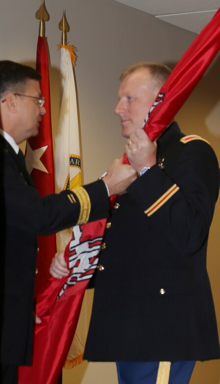 Vicksburg, Miss….Major General John W. Peabody, Commander of the Corps’ Mississippi Valley Division, officiated at the Change of Command Ceremony held Friday morning at the district headquarters building when Colonel John W. Cross assumed command of the Vicksburg District and becomes the 58th District Engineer / Commander for the Vicksburg District. 