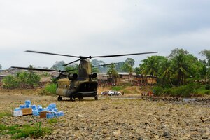 A U.S. Army CH-47 Chinook shuts down its engines after arriving for a Medical Readiness Training Exercise in Uala, Panama Feb. 26, 2013. Joint Task Force-Bravo conducted a combined four-day MEDRETE in two villages in the Darien region, partnering with the Panamanian Ministry of Health, Panamanian Ministry of Education and Servicio Nacional de Fronteras to deliver general medical and dental care to local residents. (U.S. Air Force photo by Capt. Rebecca Heyse)