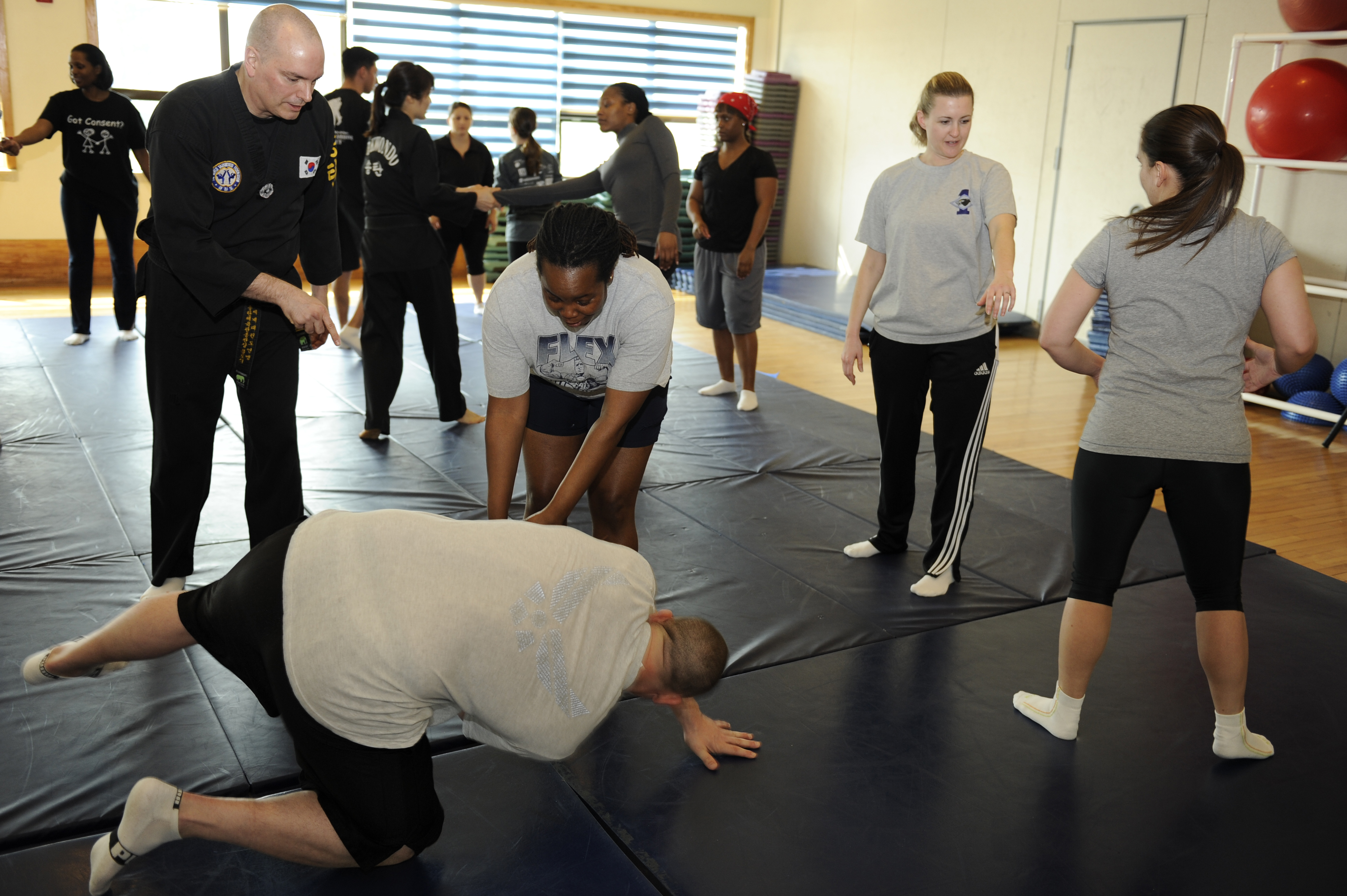 Self defense course teaches Wolf Pack member valuable skills > Kunsan