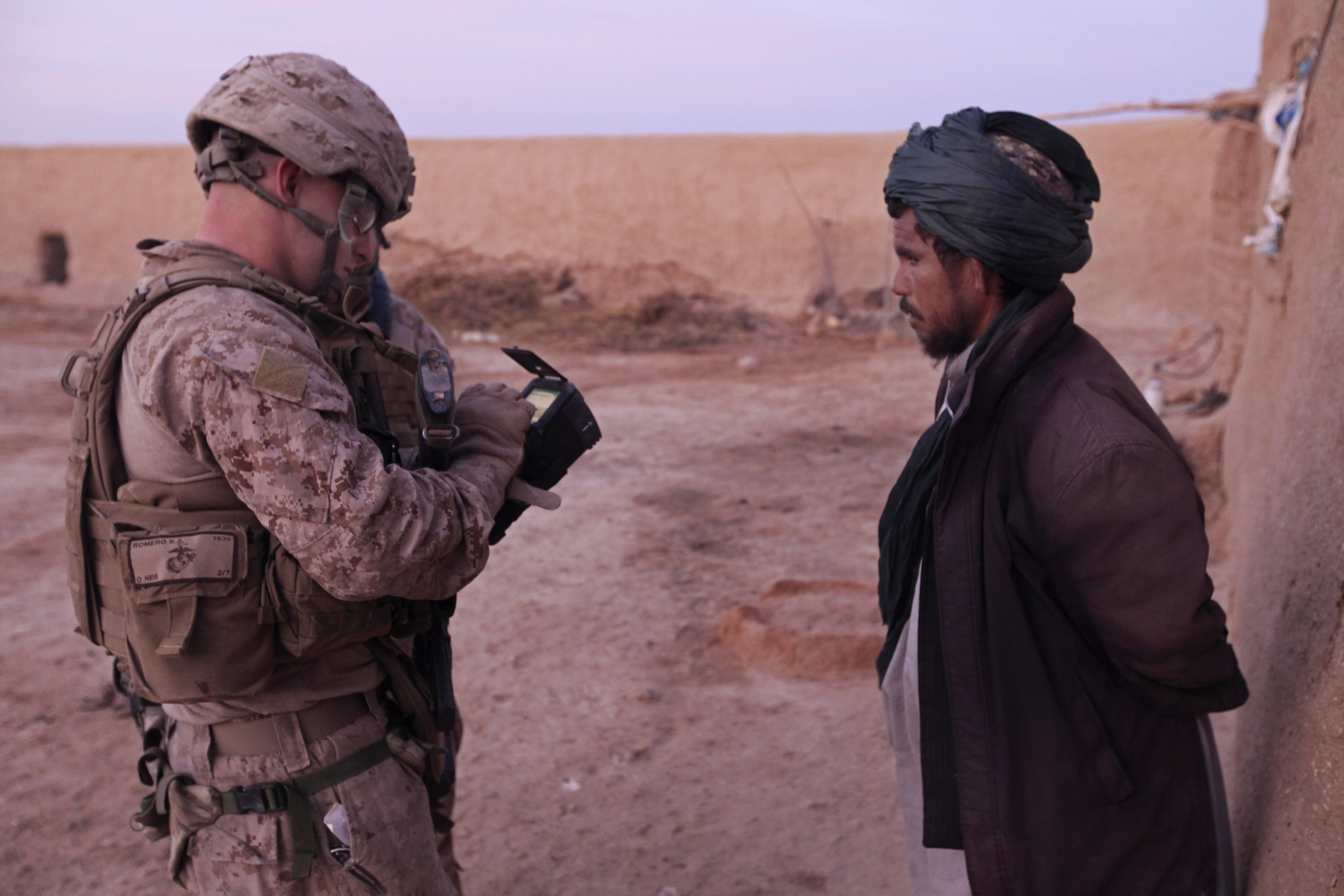 U S Marine Corps Lance Cpl Kevin Romero Left Uses A Secure Electronic Enrollment Kit To Identify U S Marine Corps Lance Cpl Kevin Romero Left Uses A Secure Electronic Enrollment Kit To Identify