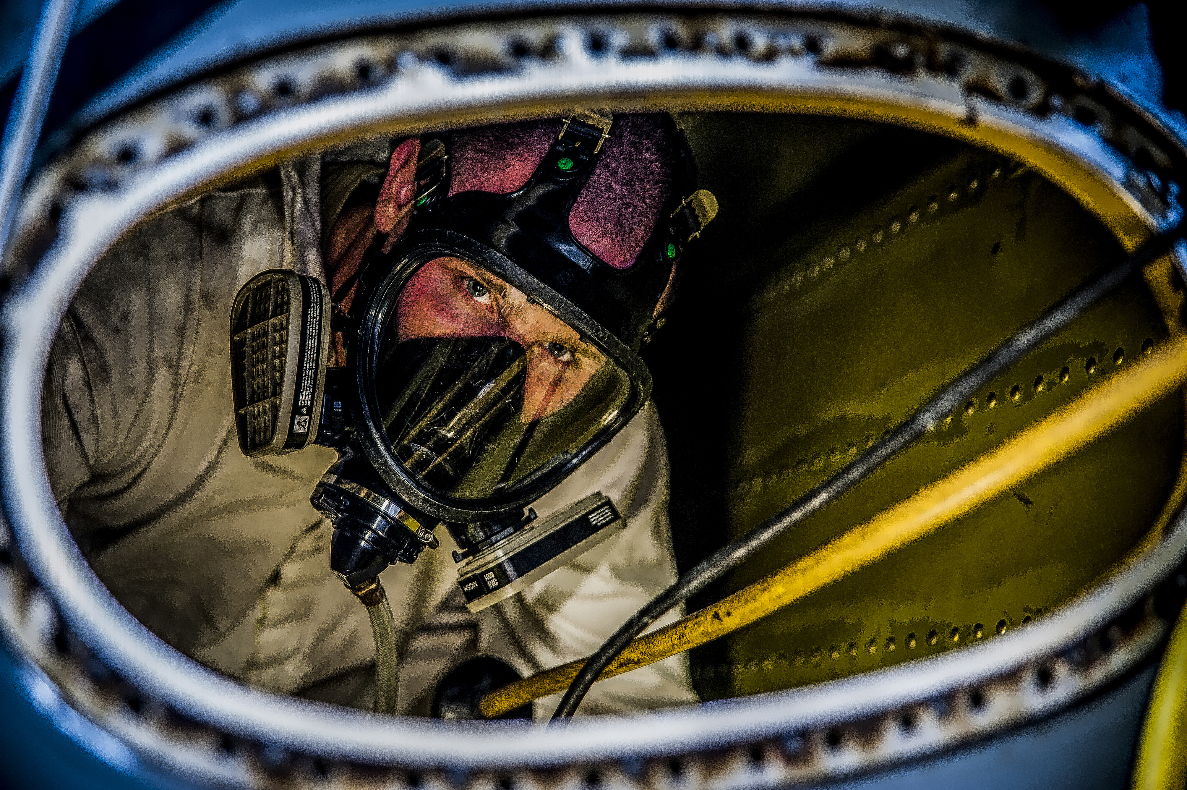 Airmen make dirty job look spotless > Joint Base ...