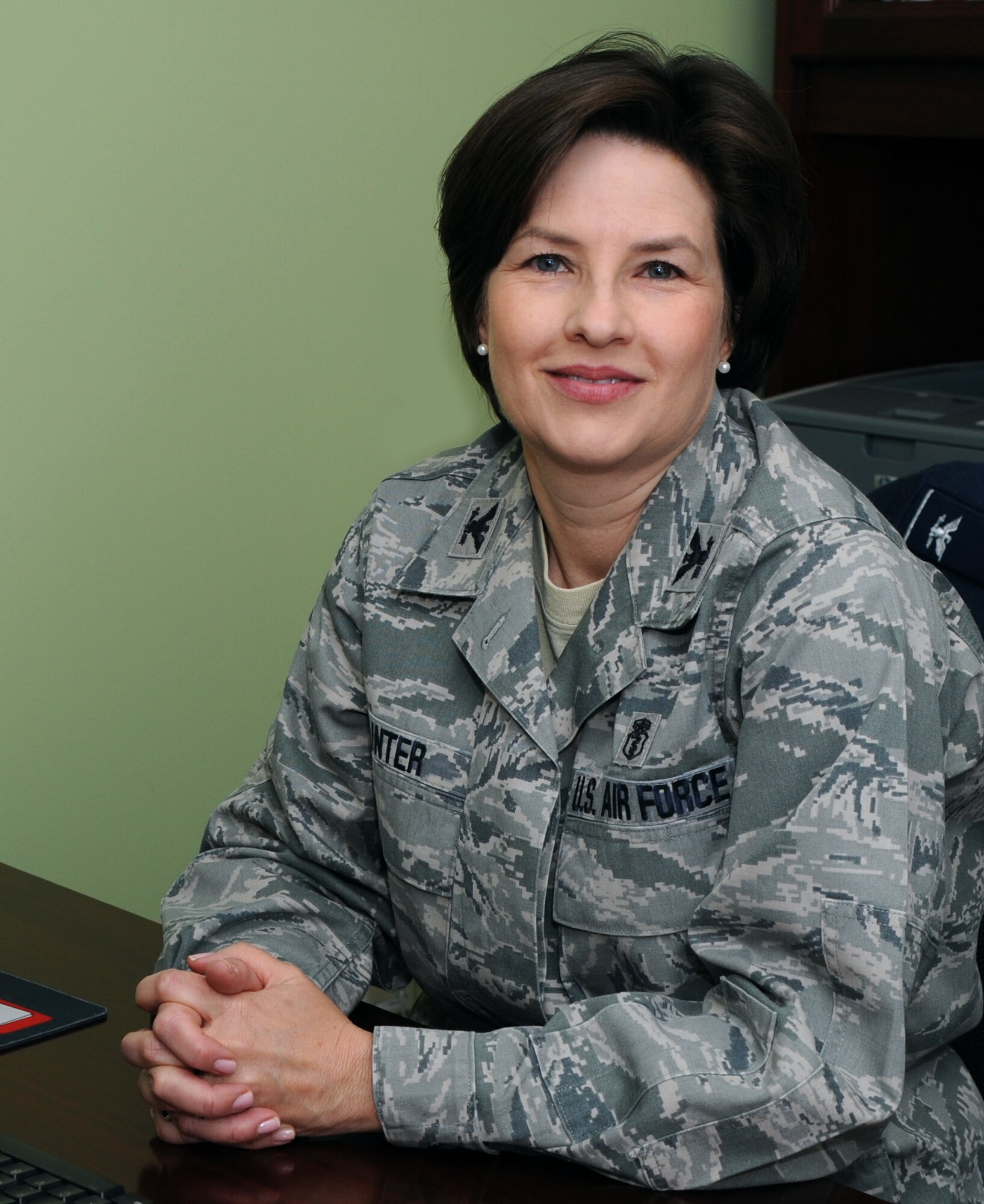 ALTUS AIR FORCE BASE, Okla. – Col. Sharon Hunter, 97th Medical Group commander, shares her personal experiences as a woman serving in the Air Force. Hunter hopes that by being an Air Force leader and by upholding the Air Force core values, she inspires Airmen and young women today. (U.S. Air Force photo by Airman 1st Class Klynne Pearl Serrano / Released)
