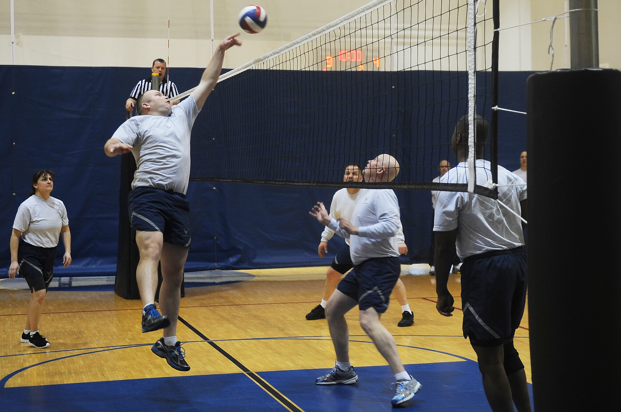 Chiefs, first sergeants throw down gauntlet in volleyball match