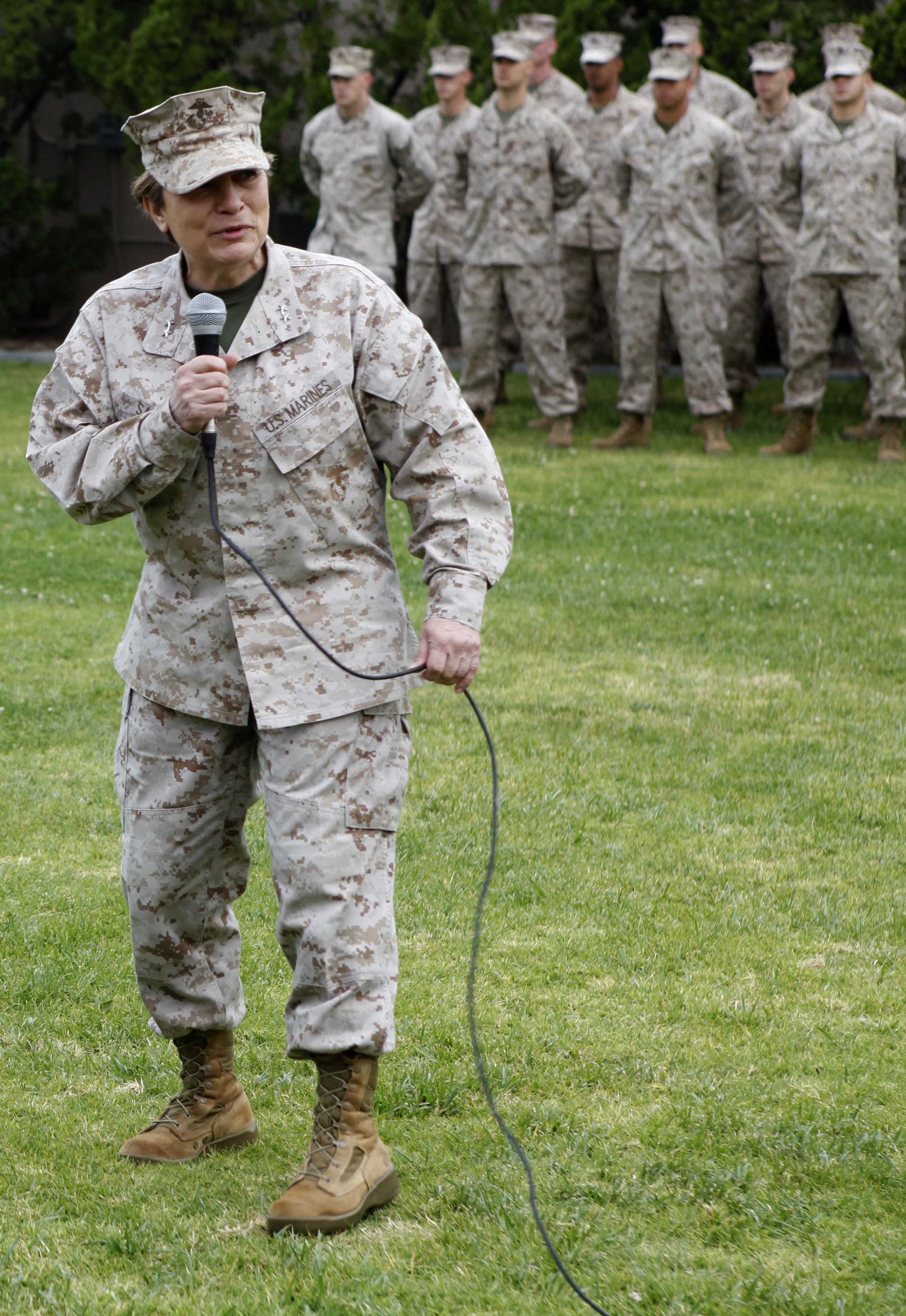 Marines honor women’s history for morning colors > 3rd Marine Aircraft