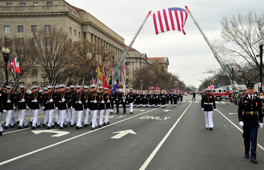 U.S. service members march in the St. Patricks’ Day March 17, 2013 in Washington, D.C. The theme of this year’s parade was “Celebrating Service to the Stars and Stripes.” (U.S. Air Force photo/ Airman 1st Class Erin O’Shea)      