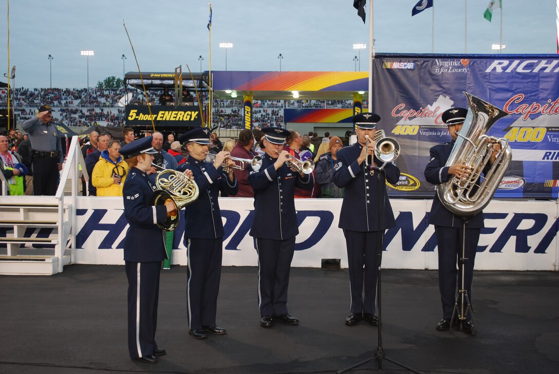 Representing Airmen worldwide, Heritage Brass gives a brilliant performance of the National Anthem for an audience of millions watching.