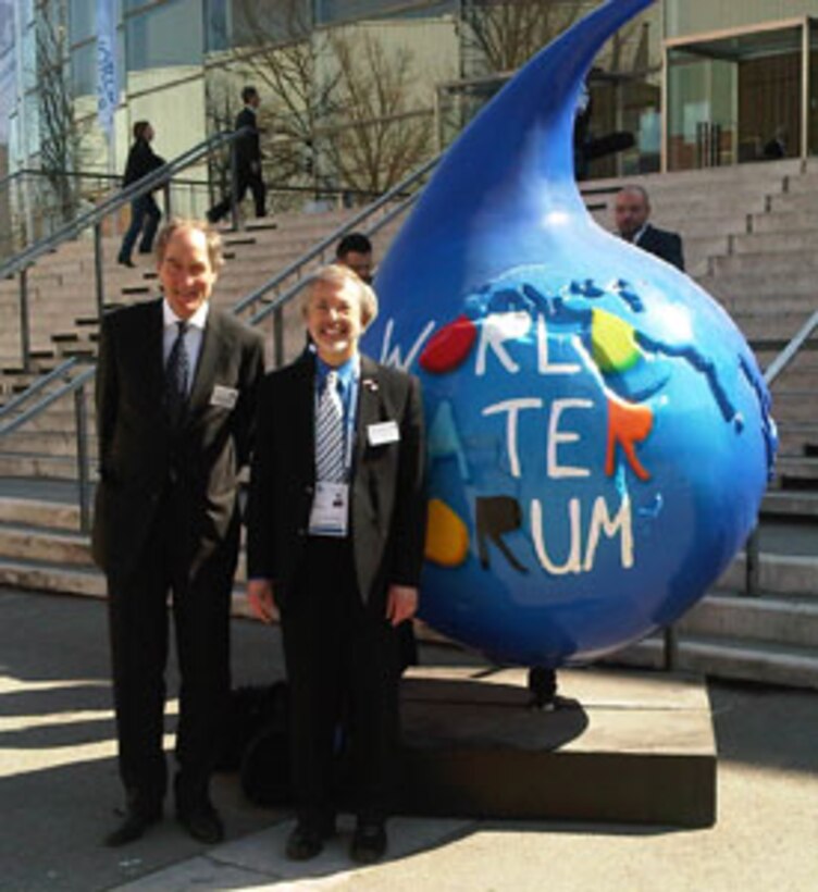 Photo of IWR Director Bob Pietrowsky (right) at the World Water Forum with Hans Van der Werf (left) of the Central Commission for Navigation on the Rhine.