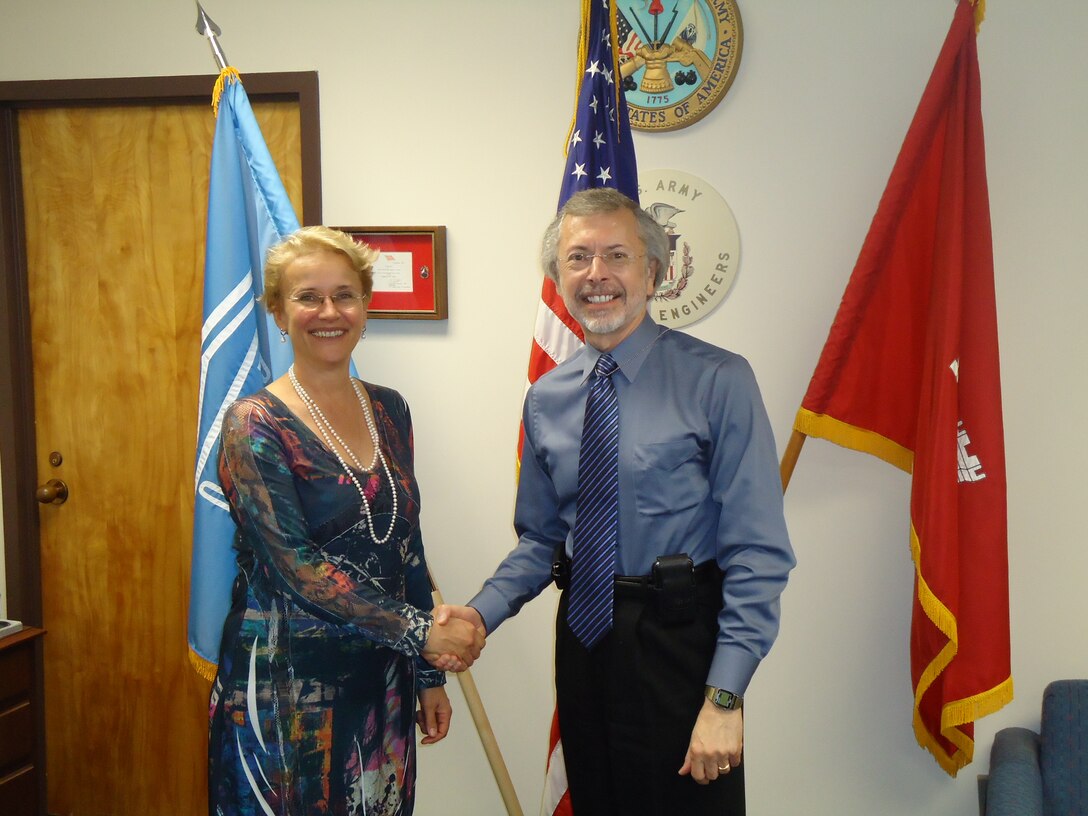 Photo of Dr. Ania Grobicki, Executive Secretary, Global Water Partnership (left) and IWR and ICIWaRM Director Bob Pietrowsky (right).