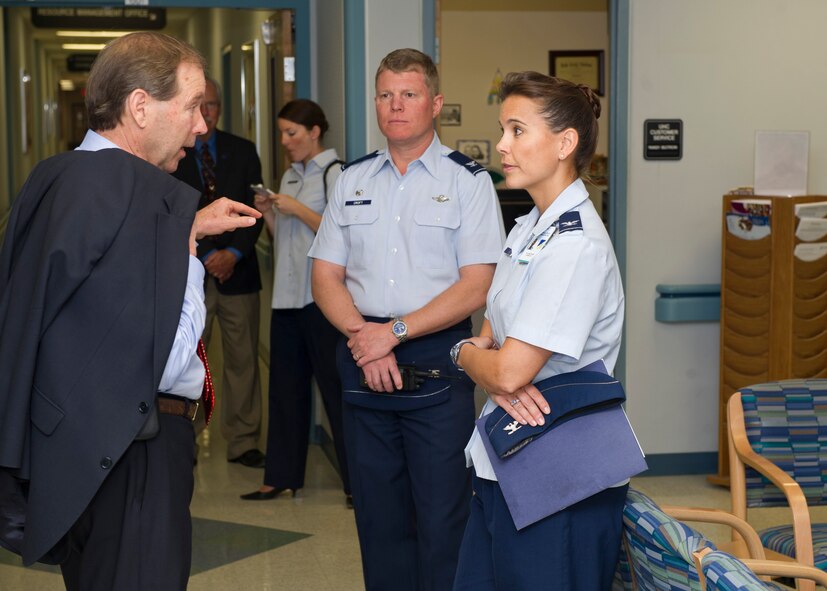 Senator Tom Udall of New Mexico receives a briefing from Col. Leslie Knight, 49th Medical Group commander, during a tour of the 49th MDG at Holloman Air Force Base, N.M., April 29. Knight briefed Udall on the 49th MDG’s mission and what they are able to support with their current facilities and through partnerships with other bases and medical facilities. (U.S. Air Force photo by Senior Airman DeAndre Curtiss/Released)