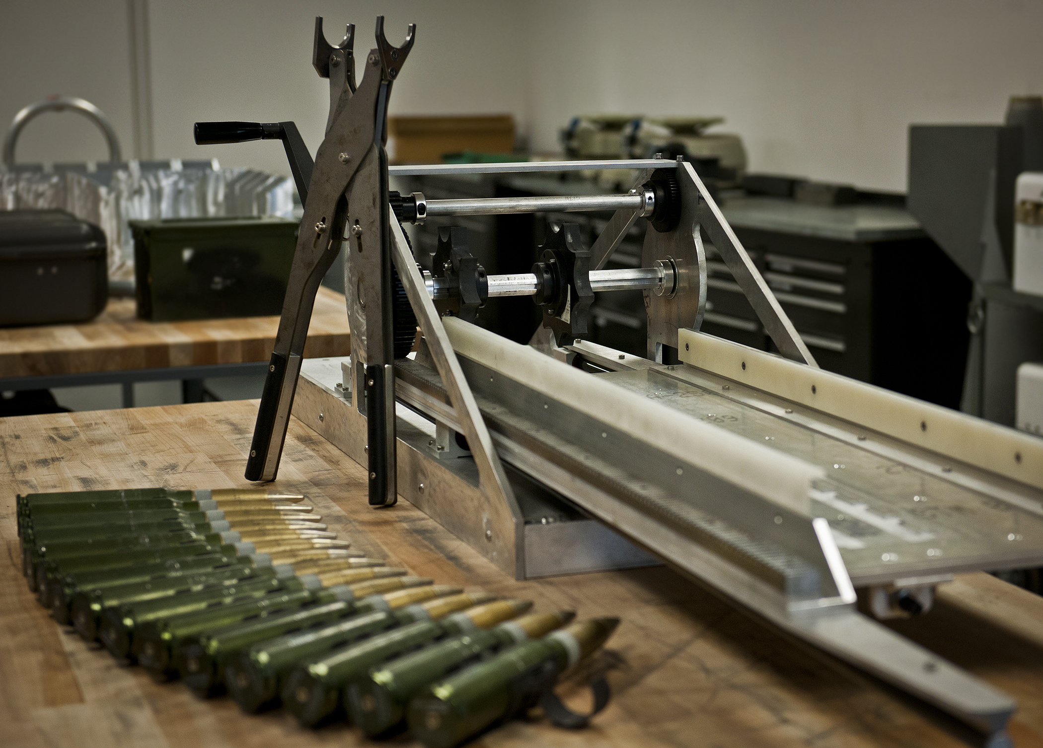 Eglin munitions unit creates ammo linker for AFSOC > Air