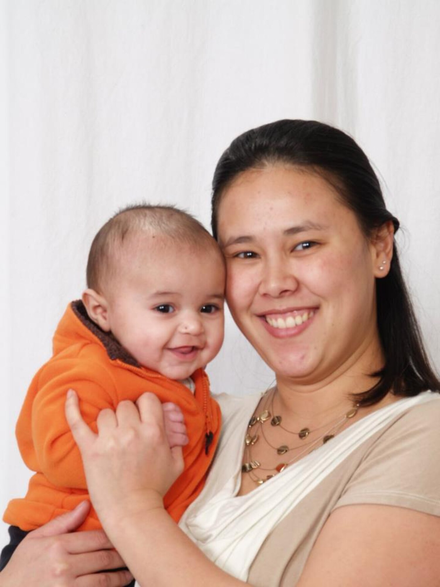 Capt. Victoria A. "Tori" Pinckney, 27, from Colorado Springs, Colorado, shown pictured here with her now 7-month-old son Gabriel, died on 3 May 2013 when her aircraft crashed shortly after takeoff near Bichkek, Kyrgyzstan. (Courtesy photo)