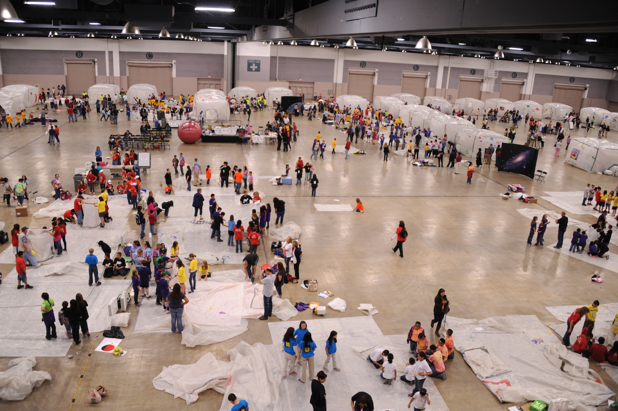 About 1,000 fifth-grade students from all over the state converged at the Albuquerque Convention Center for the Air Force Research Laboratory La Luz Academy’s Mars Mission Link-up Day. (Photo by Todd Berenger)