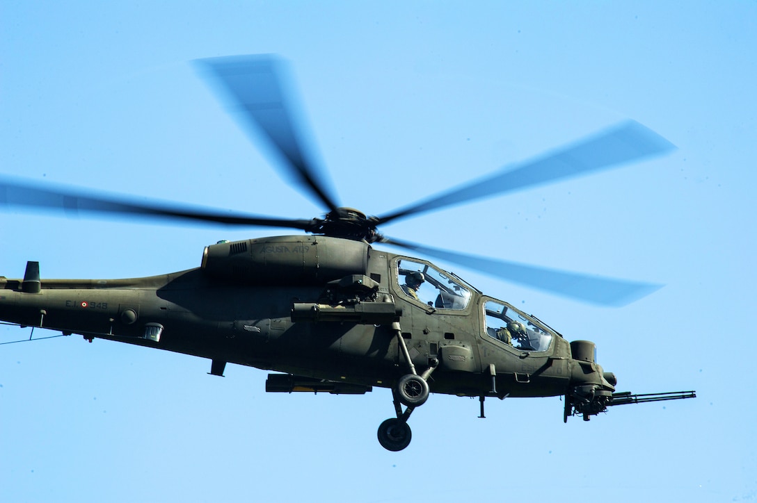 An Italian army Agusta A129 Mangusta attack helicopter provides air support for soldiers assigned to the 9th Reggimento Alpini conducting training in L' Aquila, Italy, May 3, 2013. 