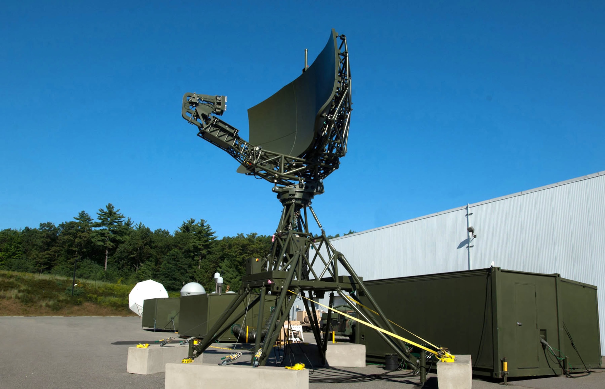 Raytheon’s mobile surveillance and air traffic control radar system, pictured here, represents one of the mobile ATC radar systems in the Deployable Radar Approach Control, or D-RAPCON, system. (Courtesy photo)