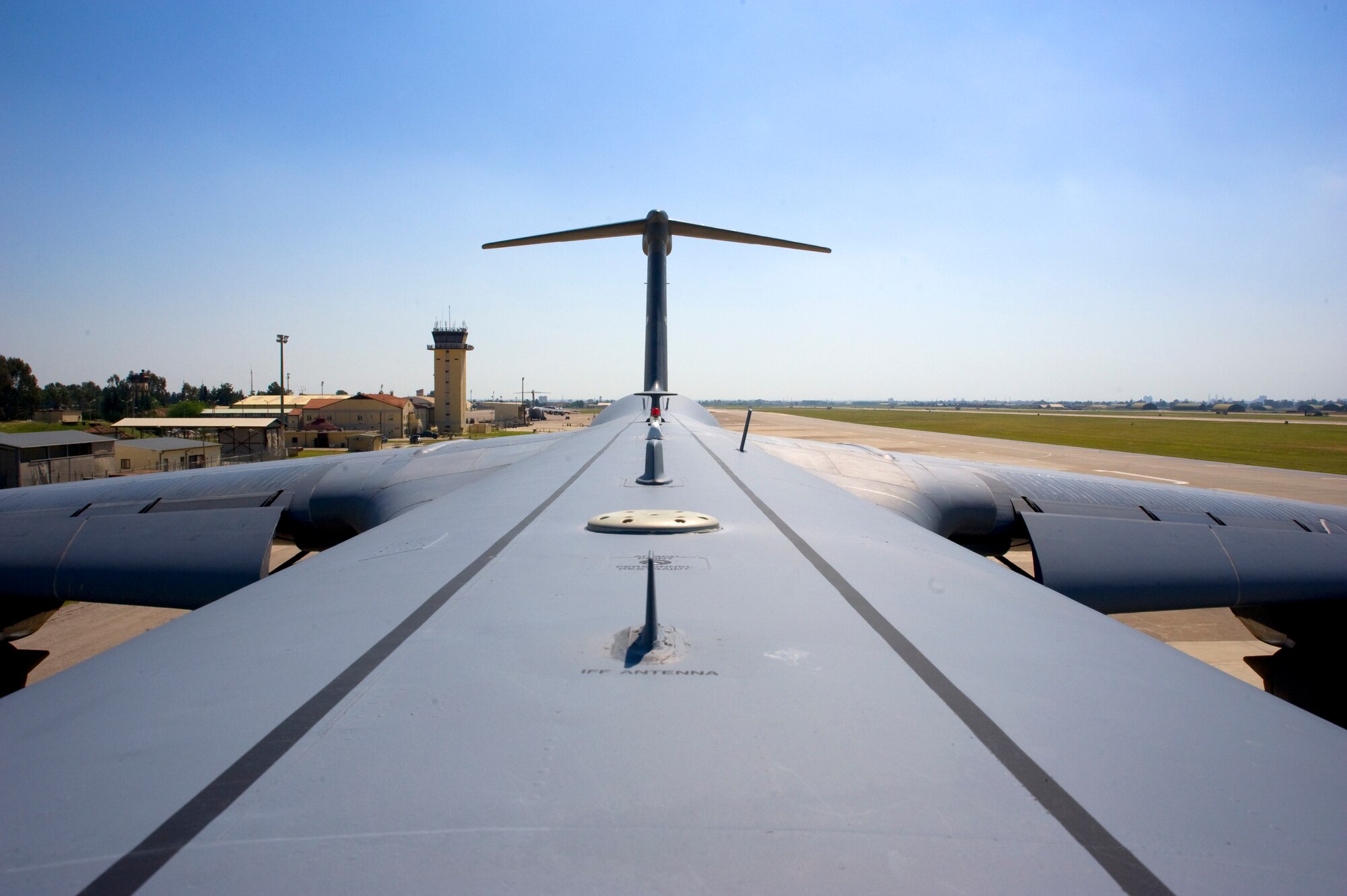 A U.S. Air Force C-5M Super Galaxy cargo aircraft sits on the ramp May 7, 2013 at Incirlik Air Base, Turkey during a layover on its way to Southeast Asia in support of overseas contingency operations. The Lockheed-Georgia Company-made aircraft is 274 feet long from nose to tail and is capable of carrying 270,000 pounds of cargo and can take off with a combined aircraft/fuel/cargo weight of 840,000 pounds (420 tons) . (U.S. Air Force photo by 1st Lt. David Liapis/Released)