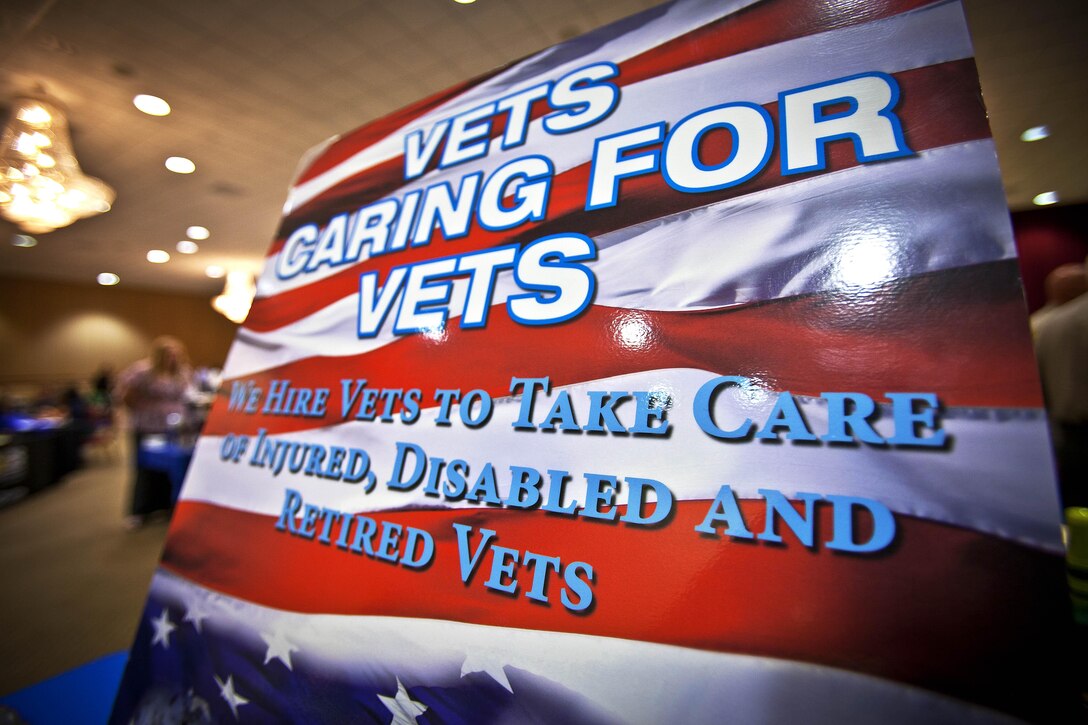 Hiring Or Heroes supports spouses with Pendleton job fair