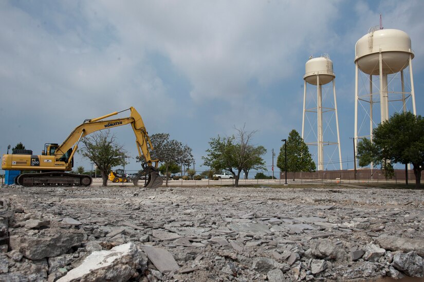 Laughlin saves dollars leveling infrastructure > Laughlin Air Force