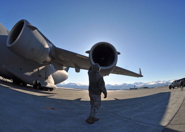 McChord reserve C17 maintainers train in Alaska > Air Force Reserve