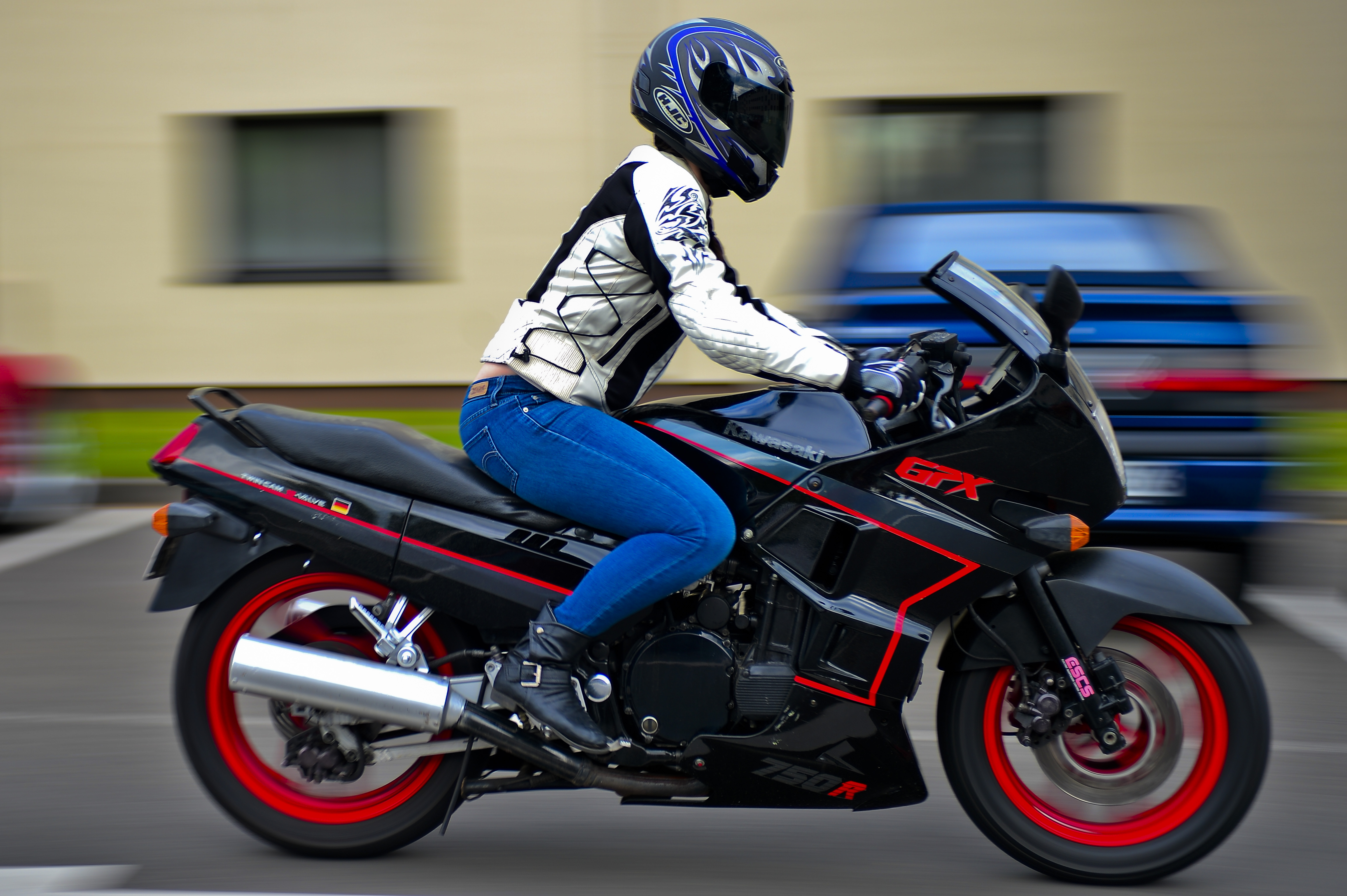 Motorcycle mentorship revs up KMC > Ramstein Air Base > Display