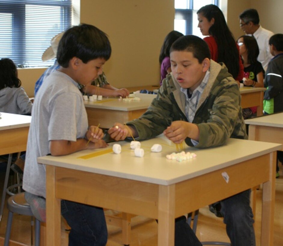 With some unusual engineering tools, like dry spaghetti and marshmallows, plus a dollop of science enthusiasm, an Albuquerque District Teammate is spreading the STEM word for an elementary school on the Zia Pueblo in New Mexico.